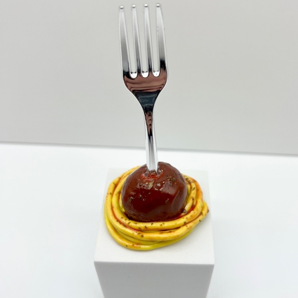 Spaghetti & Meatball Place Card Holders – Set of 4 | Handmade Sculpted Clay - Picture 9 of 12